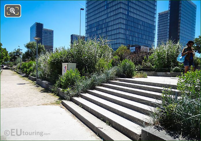 Walkways along Allee Arthur Rimbaud