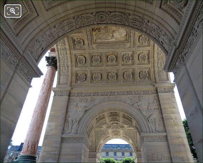 Arc de Triomphe du Carrousel sculpted arche