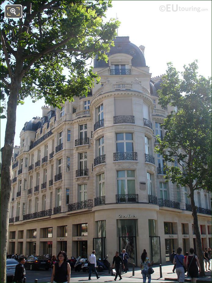 Zara, Avenue des Champs Elysees, Paris
