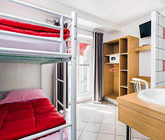 Bastille Hostel