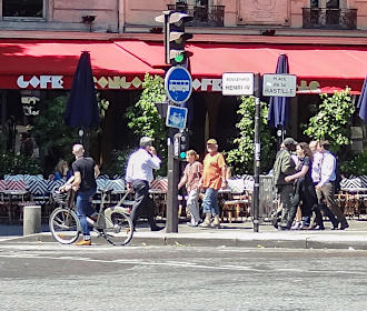 Place de la Bastille restaurant