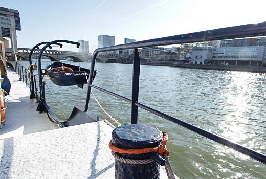 Bateau Pelican boat daytime view