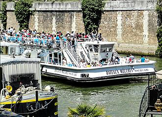 Bateaux-Mouches top deck