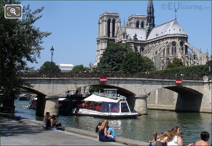 Bateaux Mouches boat on the River Seine