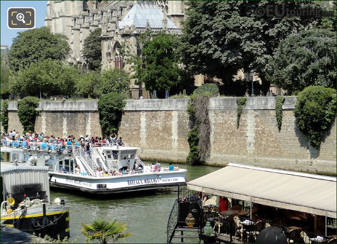 Bateaux Mouches Paris sightseeing cruise