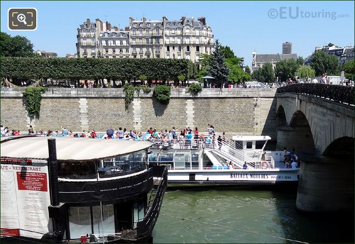 Bateaux Mouches sightseeing tour by Pont de l'Archeveche