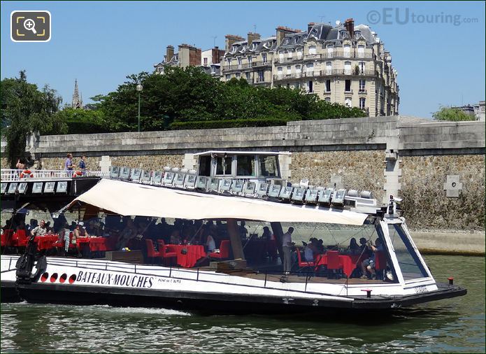 Bateaux Mouches flood lights for Paris monuments