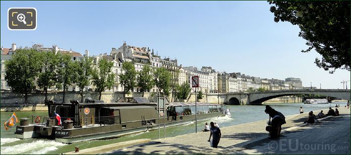 Bateaux Parisiens cruise boat Onyx