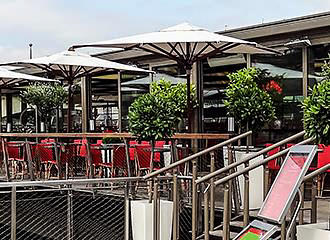 Bateaux Parisiens dock restaurant