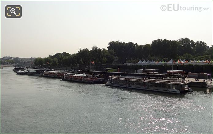 Bateaux Parisiens boats moored at their pontoons