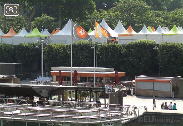 Bateaux Parisiens flags