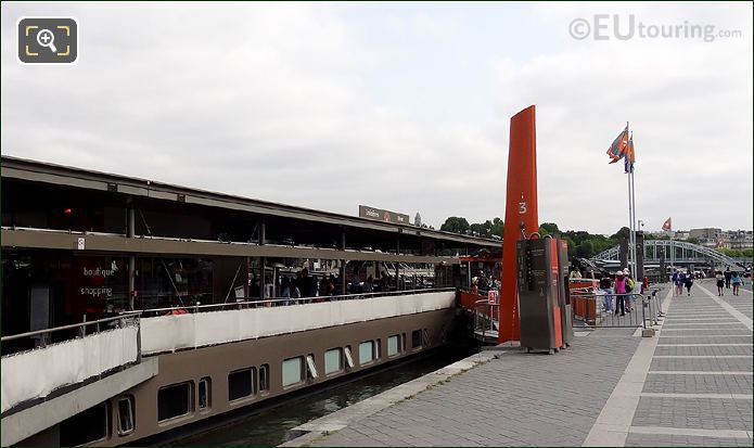 Bateaux Parisiens River Seine cruise boarding quay