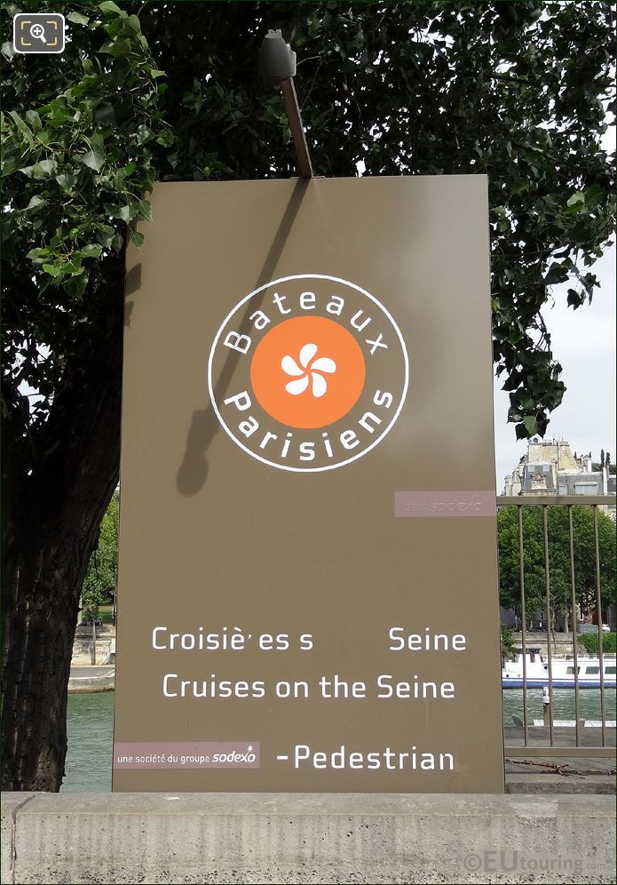 Bateaux Parisiens sign