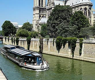 Bateaux Parisiens River Seine cruise