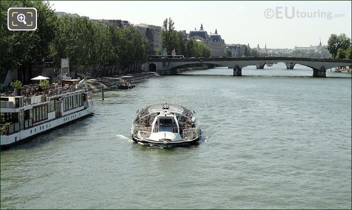 Batobus trimaran boat