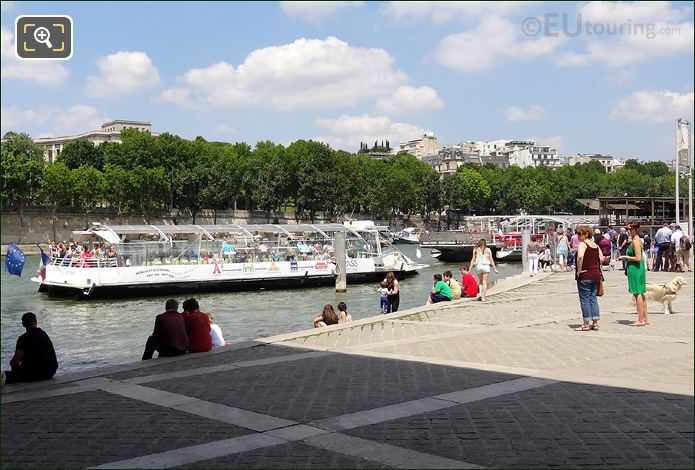 Batobus docking at Tour Eiffel Station Paris