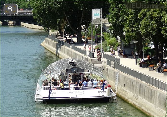 Batobus named Rivoli, trimaran boat