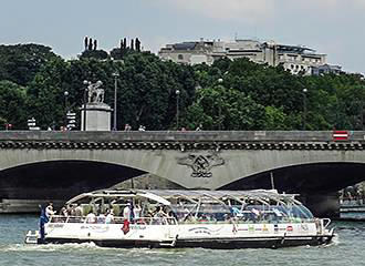 Batobus and Pont d'Iena