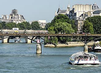 Batobus and Pont des Arts