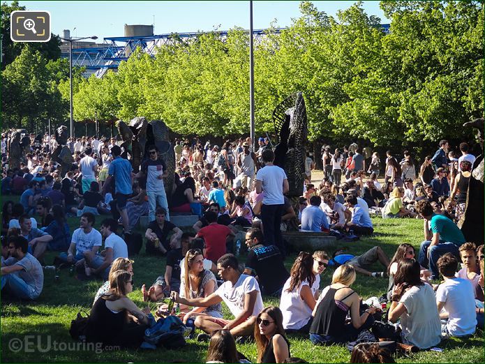 Large group of people in Bercy Park