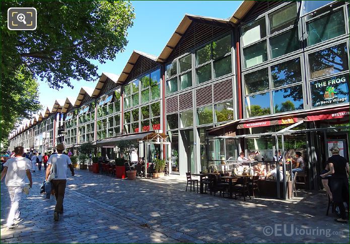 Retail outlets Rue Francois Truffaut Bercy Village