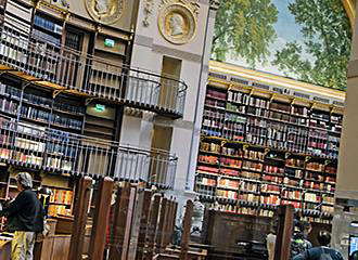 Book shelves Bibliotheque Richelieu-Louvois