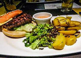 Cafe Grand Louvre burger