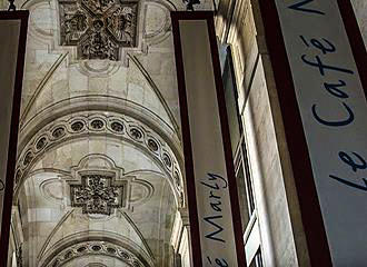 Cafe Marly arched entrance