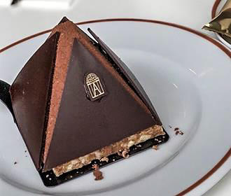 Cafe Richelieu Angelina chocolate pyramid