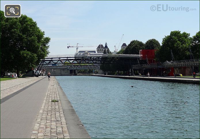 Canal de l'Ourcq flowing towards Peripherique