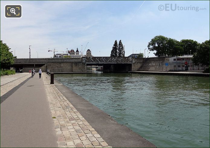 Boulevard MacDonald over Canal de l'Ourcq