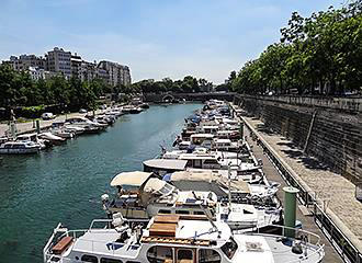 Boat marina on Canal Saint-Martin