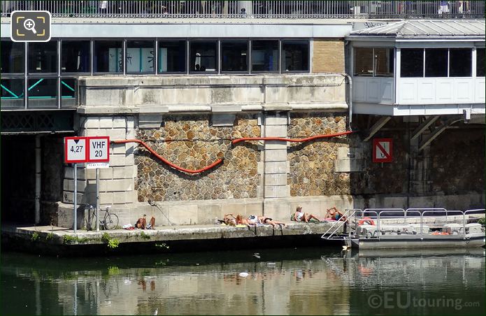 Canal Saint-Martin sunbathers