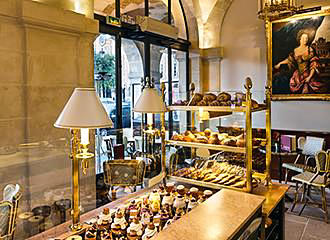 Carette Place des Vosges counter