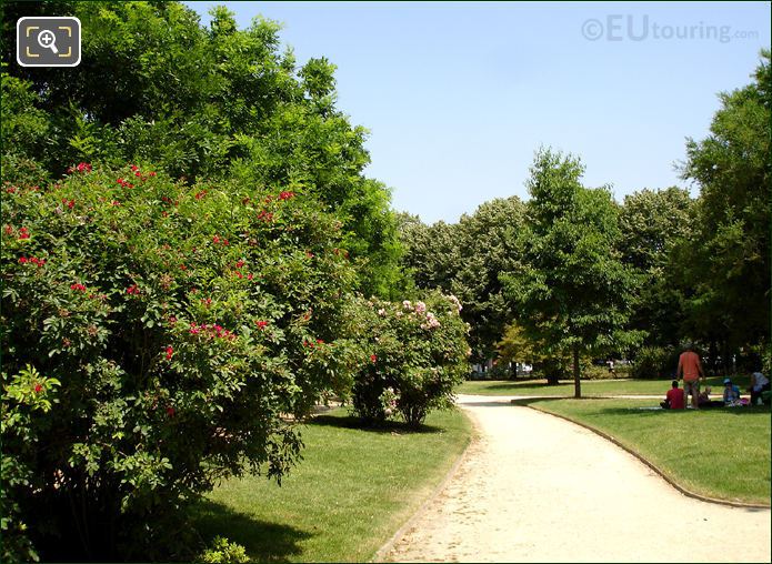 Pathway through the Champ de Mars