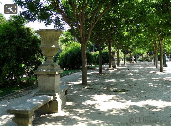 Stone vases in Champ de Mars