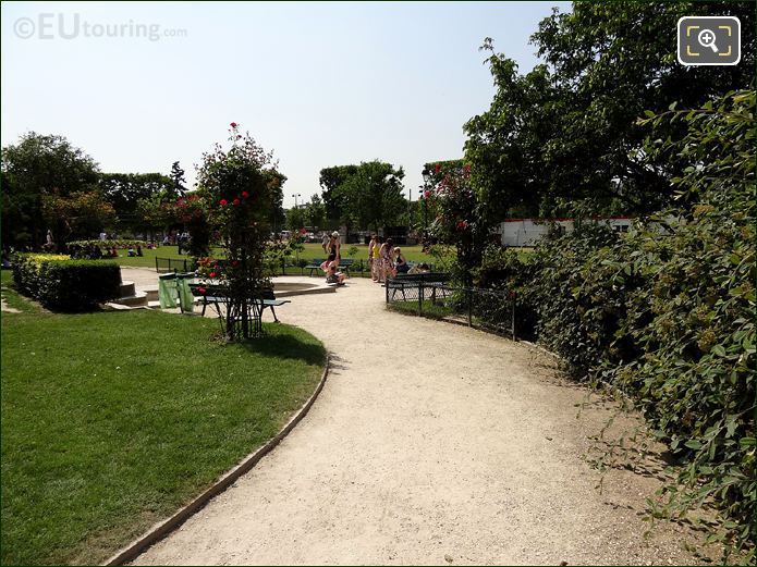 Champ de Mars pathway