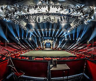 Cirque Phenix centre stage