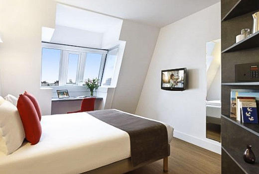Citadines Maine Montparnasse apartment double bed