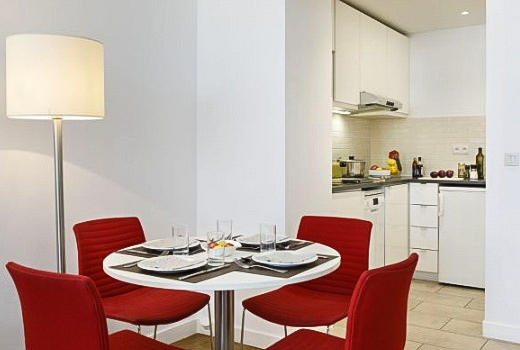 Citadines Maine Montparnasse apartment dining area