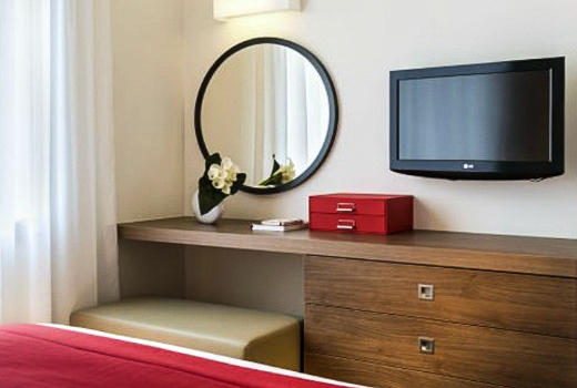 Citadines Place d'Italie bedroom sideboard