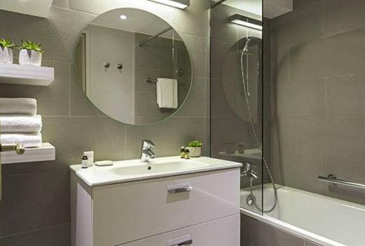 Citadines Place d'Italie en suite bathroom