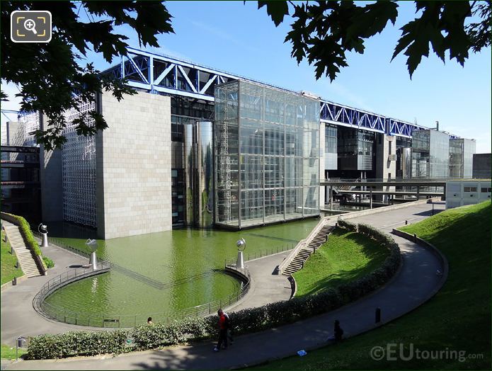 Moat around Cite des Sciences