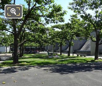 Cite des Sciences picnic garden