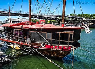 La Dame de Canton Chinese Junk