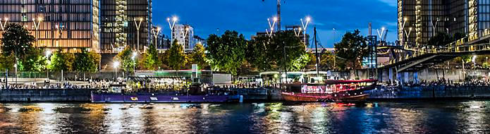 La Dame de Canton River Seine night