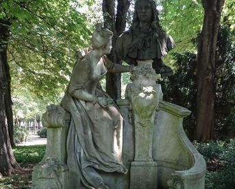 Images of Antoine Watteau monument