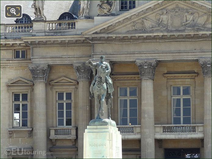 Statue of Joseph Joffre in front of Ecole Militaire