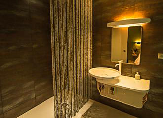 Eden Lodge Bathroom