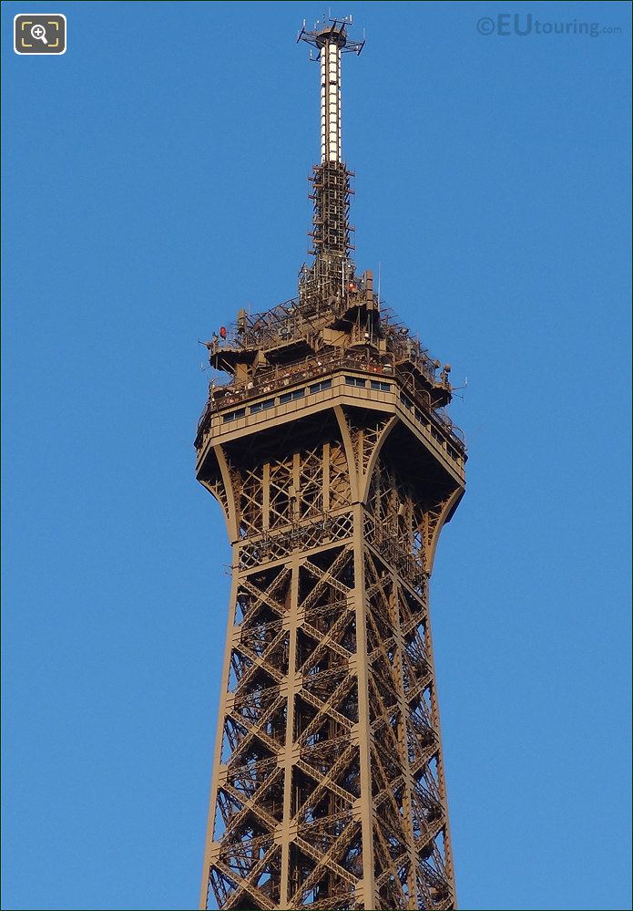 HD Photo Of The Eiffel Tower Top Section And Viewing Platform- Page 12